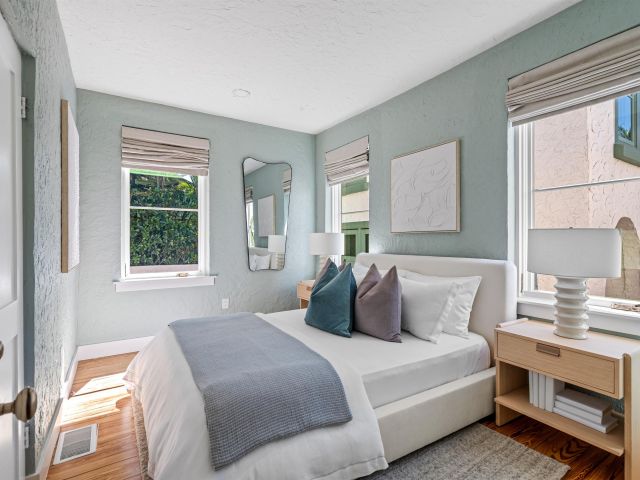 Продажа дома по адресу 704 N Swinton Avenue - фото 6707992