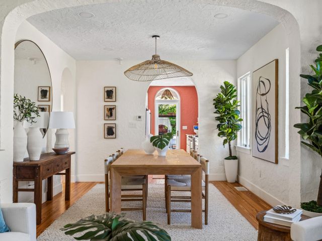 Продажа дома по адресу 704 N Swinton Avenue - фото 6707997