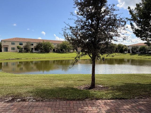 Дом в аренду по адресу 9952 Brickhill Drive - фото 6705180