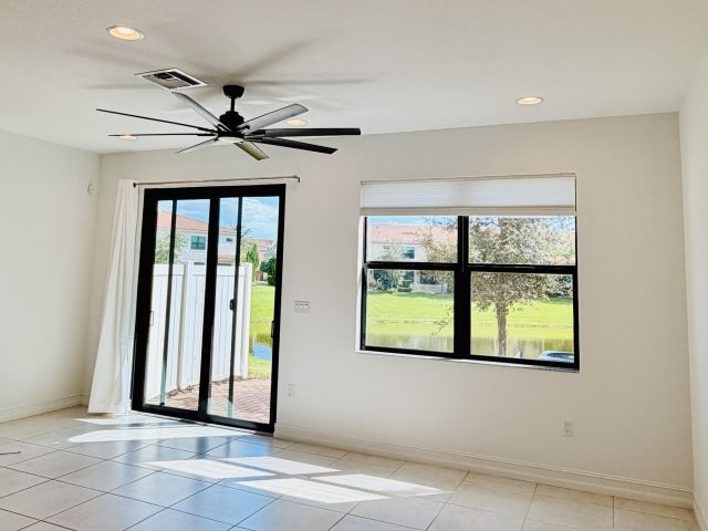 Дом в аренду по адресу 9952 Brickhill Drive - фото 6705181