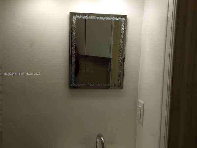 Дом в аренду по адресу 1918 NW 82nd St 0 - фото 7498665