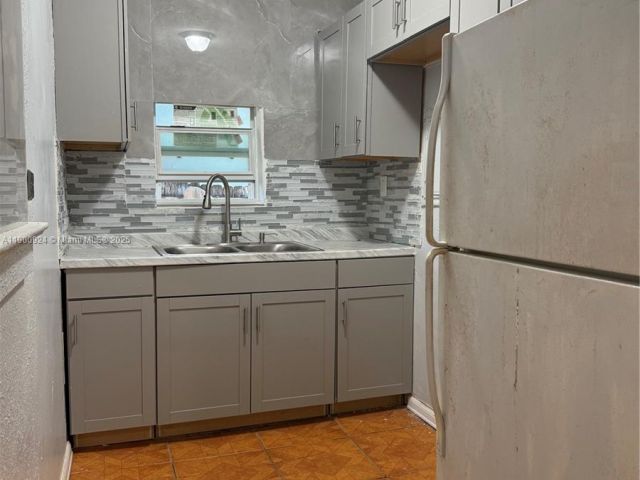 Дом в аренду по адресу 1918 NW 82nd St 0 - фото 7498684