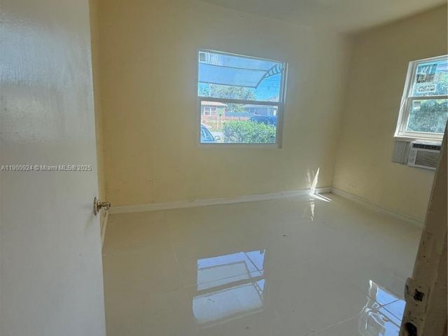 Дом в аренду по адресу 1918 NW 82nd St 0 - фото 7498690