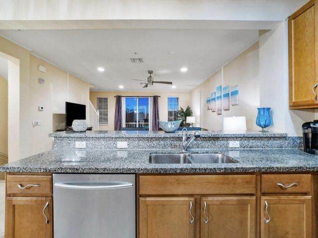 Дом в аренду по адресу 111 SW 2nd Avenue - фото 6713072