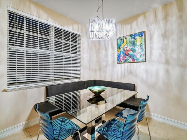 Дом в аренду по адресу 111 SW 2nd Avenue - фото 6713075