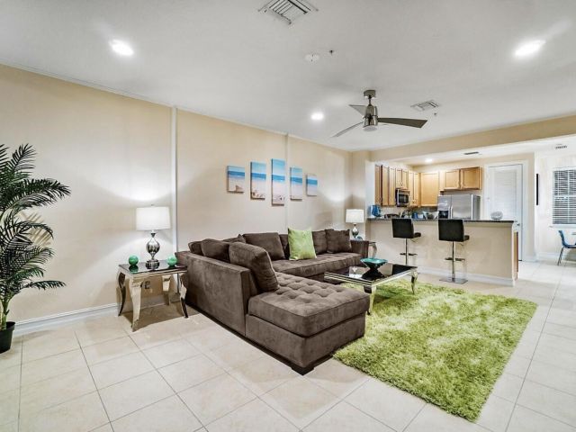 Дом в аренду по адресу 111 SW 2nd Avenue - фото 6713078