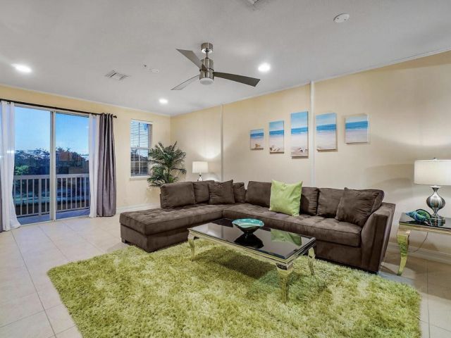 Дом в аренду по адресу 111 SW 2nd Avenue - фото 6713080