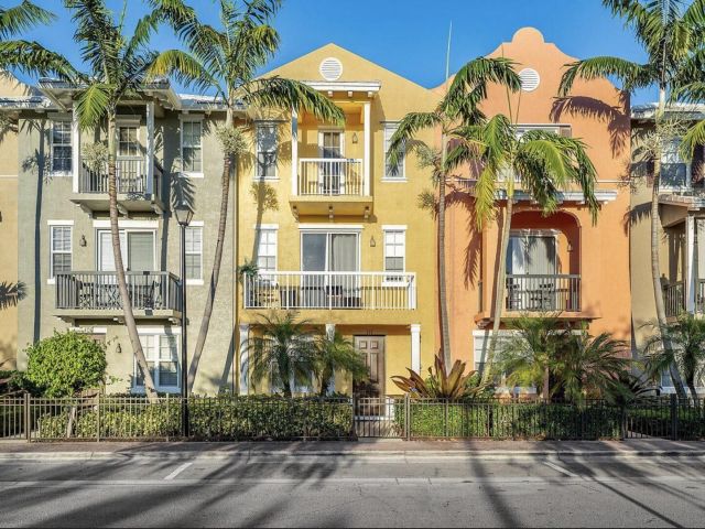 Дом в аренду по адресу 111 SW 2nd Avenue - фото 6713083