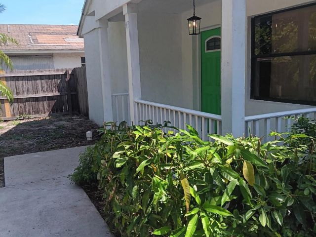 Дом в аренду по адресу 43 SW 8th Avenue - фото 6707971