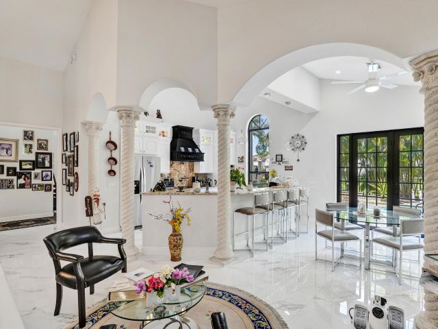 Продажа дома по адресу 7549 Mirabella Drive - фото 6705456