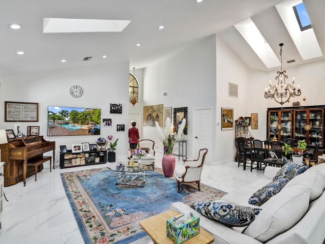 Продажа дома по адресу 7549 Mirabella Drive - фото 6705458