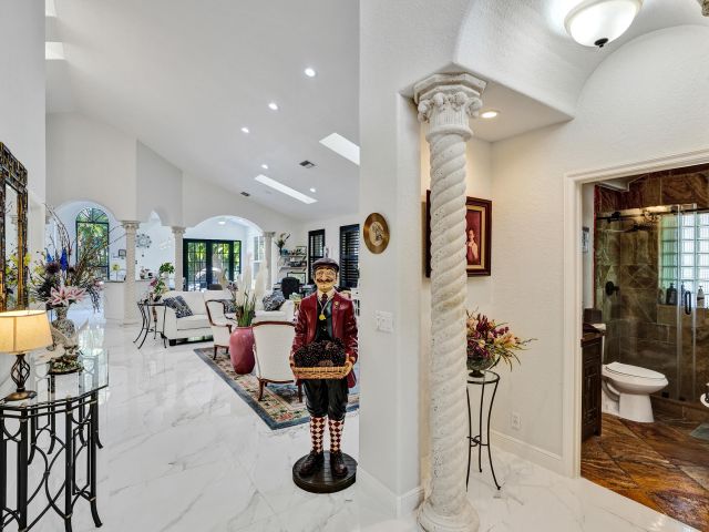 Продажа дома по адресу 7549 Mirabella Drive - фото 6705461