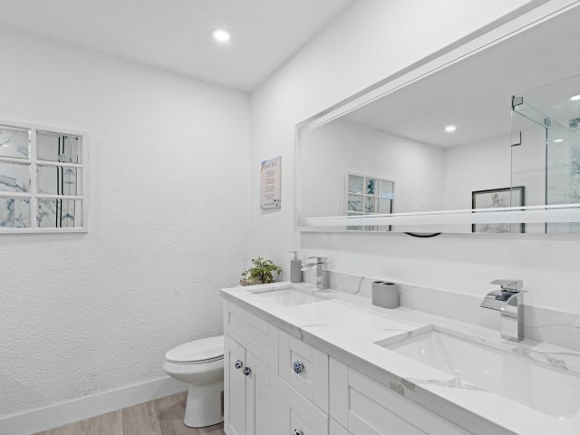 Продажа дома по адресу 5285 Sunrise Boulevard - фото 6717194