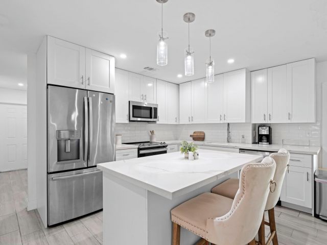 Продажа дома по адресу 5285 Sunrise Boulevard - фото 6717201