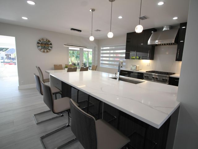 Дом в аренду по адресу 2548 SE 14th Street E 2548 Se 14th St - фото 6697030