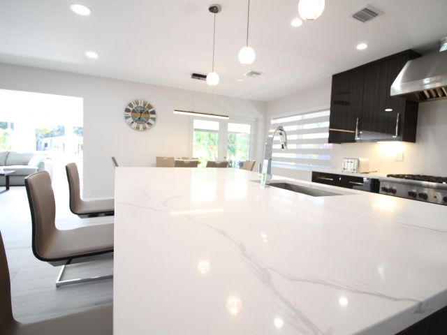 Дом в аренду по адресу 2548 SE 14th Street E 2548 Se 14th St - фото 6697031