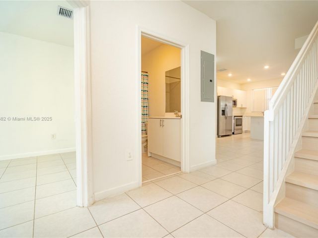 Дом в аренду по адресу 13237 SW 286th Ter 13237 - фото 7438464