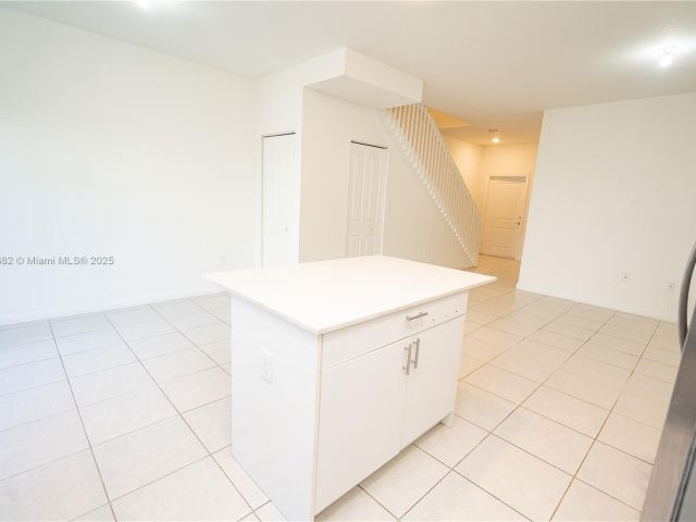 Дом в аренду по адресу 13237 SW 286th Ter 13237 - фото 7438484