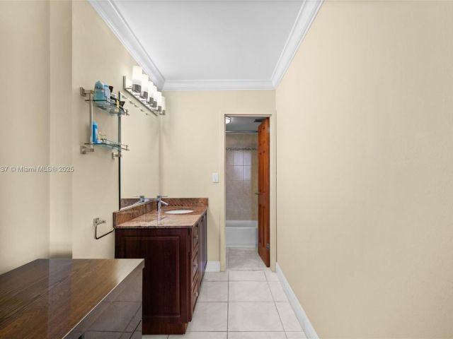 Продажа квартиры #1701 - фото 7435381