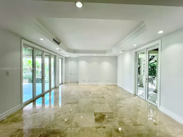 Дом в аренду по адресу 573 Satinwood Dr - фото 6693439