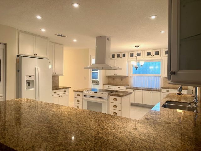 Продажа дома по адресу 21535 Woodchuck Court - фото 6702161