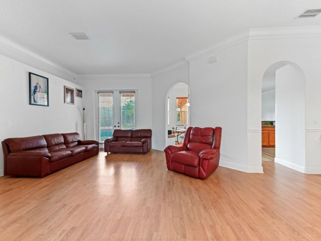 Продажа дома по адресу 11130 66th Street N - фото 6712911