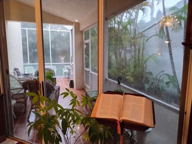 Продажа дома по адресу 906 Dickens Place - фото 6711463