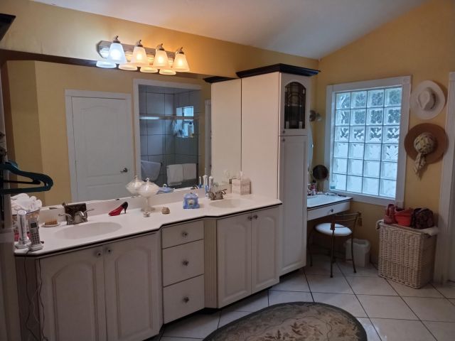 Продажа дома по адресу 906 Dickens Place - фото 6711467