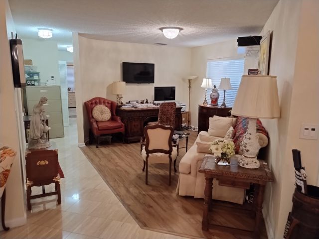 Продажа дома по адресу 906 Dickens Place - фото 6711470