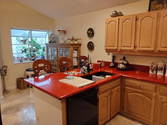 Продажа дома по адресу 906 Dickens Place - фото 6711473