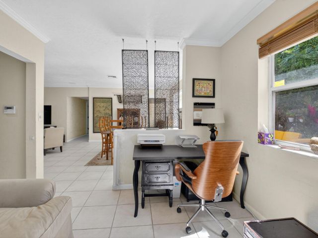 Продажа дома по адресу 118 NE 22nd Street - фото 6777553