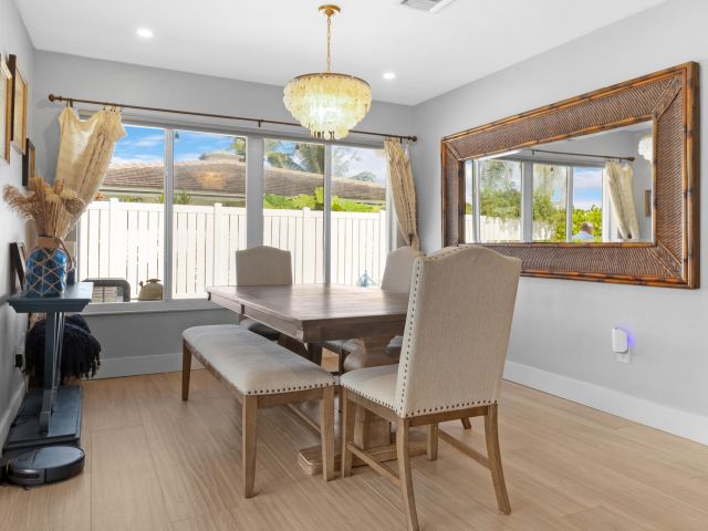 Продажа дома по адресу 291 SE 5th Avenue - фото 6694296