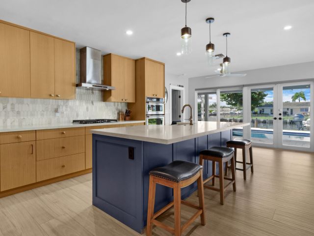 Продажа дома по адресу 291 SE 5th Avenue - фото 6694303