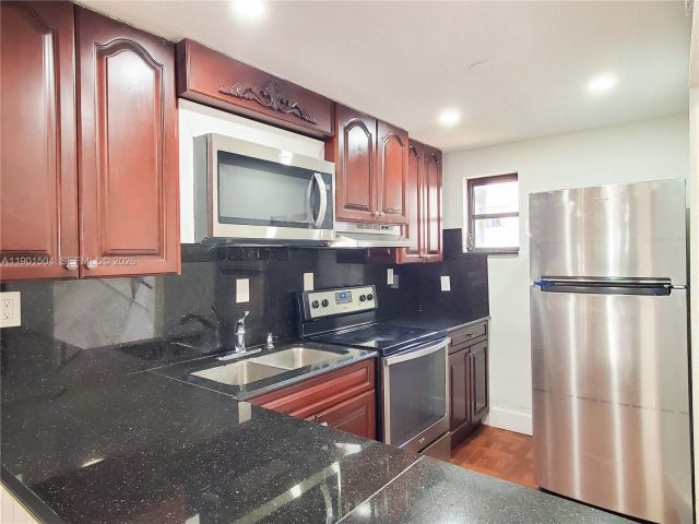 Дом в аренду по адресу 1901 NW S River Dr 61F - фото 7442537