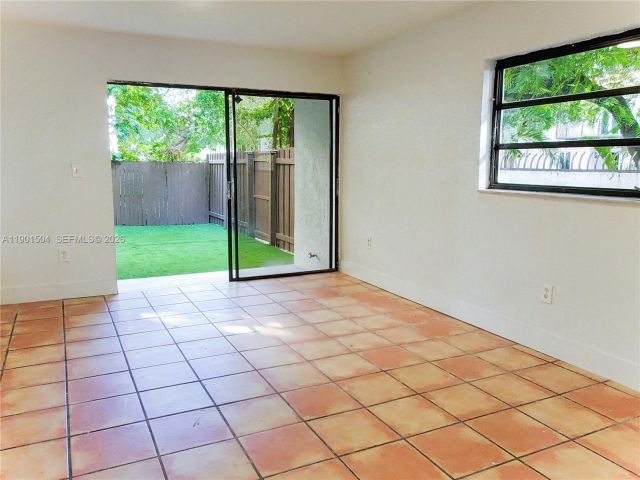 Дом в аренду по адресу 1901 NW S River Dr 61F - фото 7442553