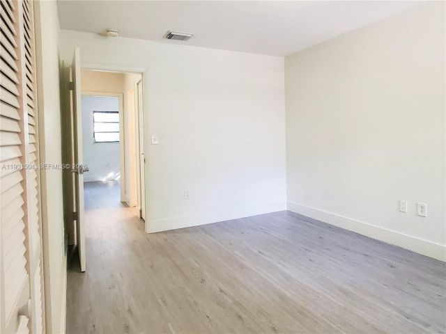 Дом в аренду по адресу 1901 NW S River Dr 61F - фото 7442568