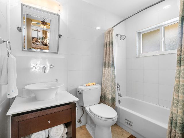 Дом в аренду по адресу 3509 NW 26th Court - фото 6786692