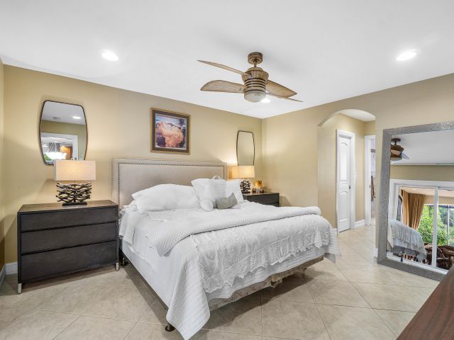 Дом в аренду по адресу 3509 NW 26th Court - фото 6786694