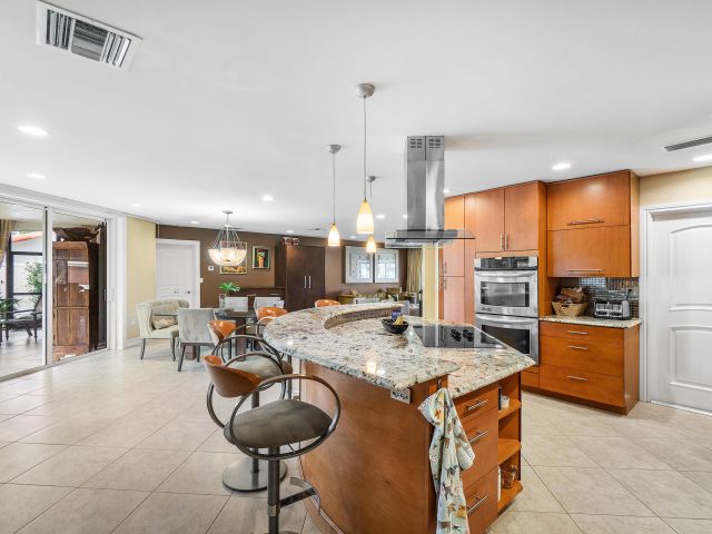 Дом в аренду по адресу 3509 NW 26th Court - фото 6786701