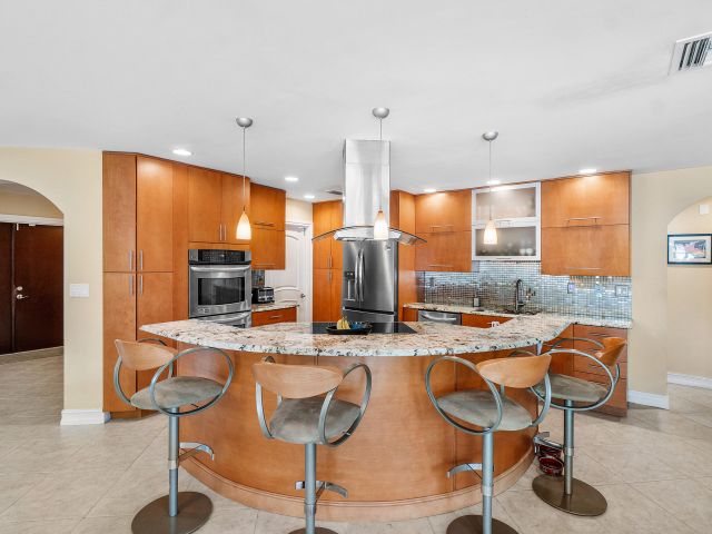 Дом в аренду по адресу 3509 NW 26th Court - фото 6786703