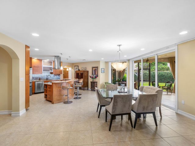 Дом в аренду по адресу 3509 NW 26th Court - фото 6786705