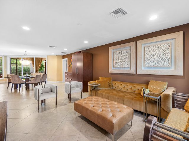 Дом в аренду по адресу 3509 NW 26th Court - фото 6786708