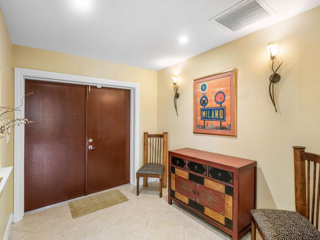 Дом в аренду по адресу 3509 NW 26th Court - фото 6786709