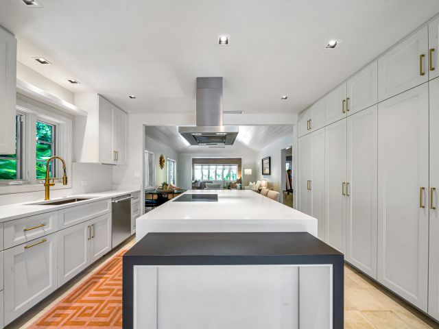 Продажа дома по адресу 300 Barcelona Road - фото 6712885