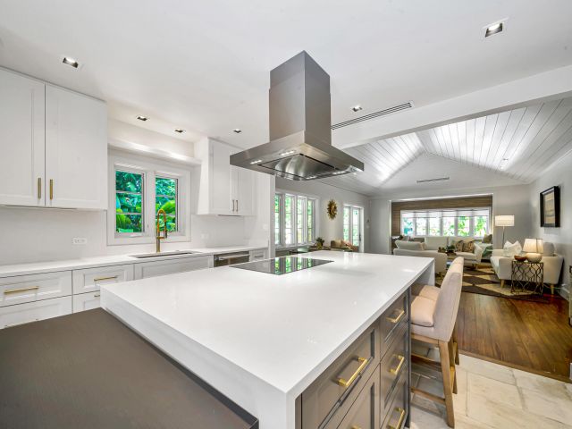 Продажа дома по адресу 300 Barcelona Road - фото 6712888