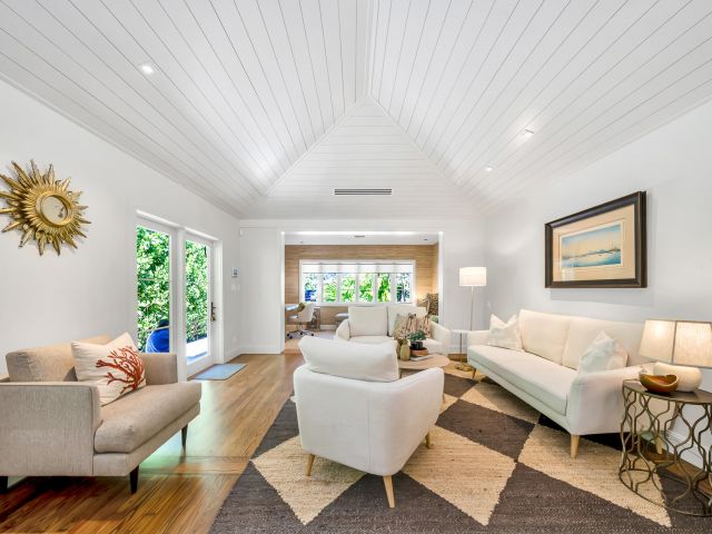 Продажа дома по адресу 300 Barcelona Road - фото 6712893