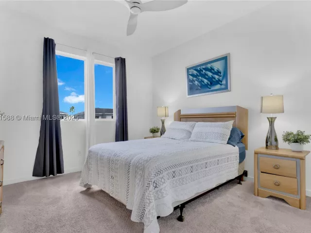 Продажа дома по адресу 856 SE 16th Ct - фото 9067193