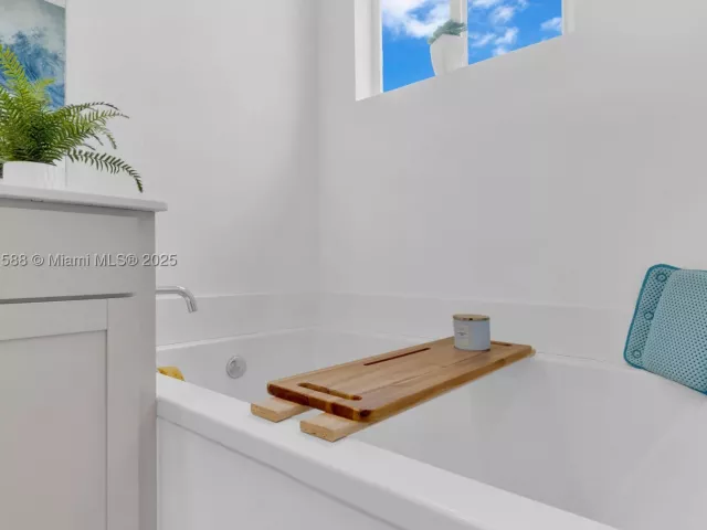 Продажа дома по адресу 856 SE 16th Ct - фото 9067195