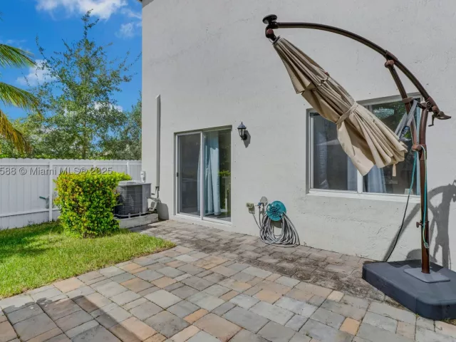 Продажа дома по адресу 856 SE 16th Ct - фото 9067202