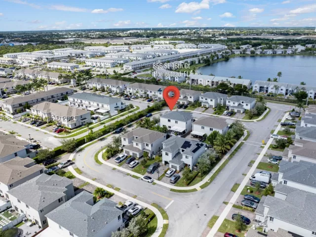 Продажа дома по адресу 856 SE 16th Ct - фото 9067208